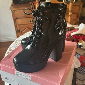 Boots size 6.5